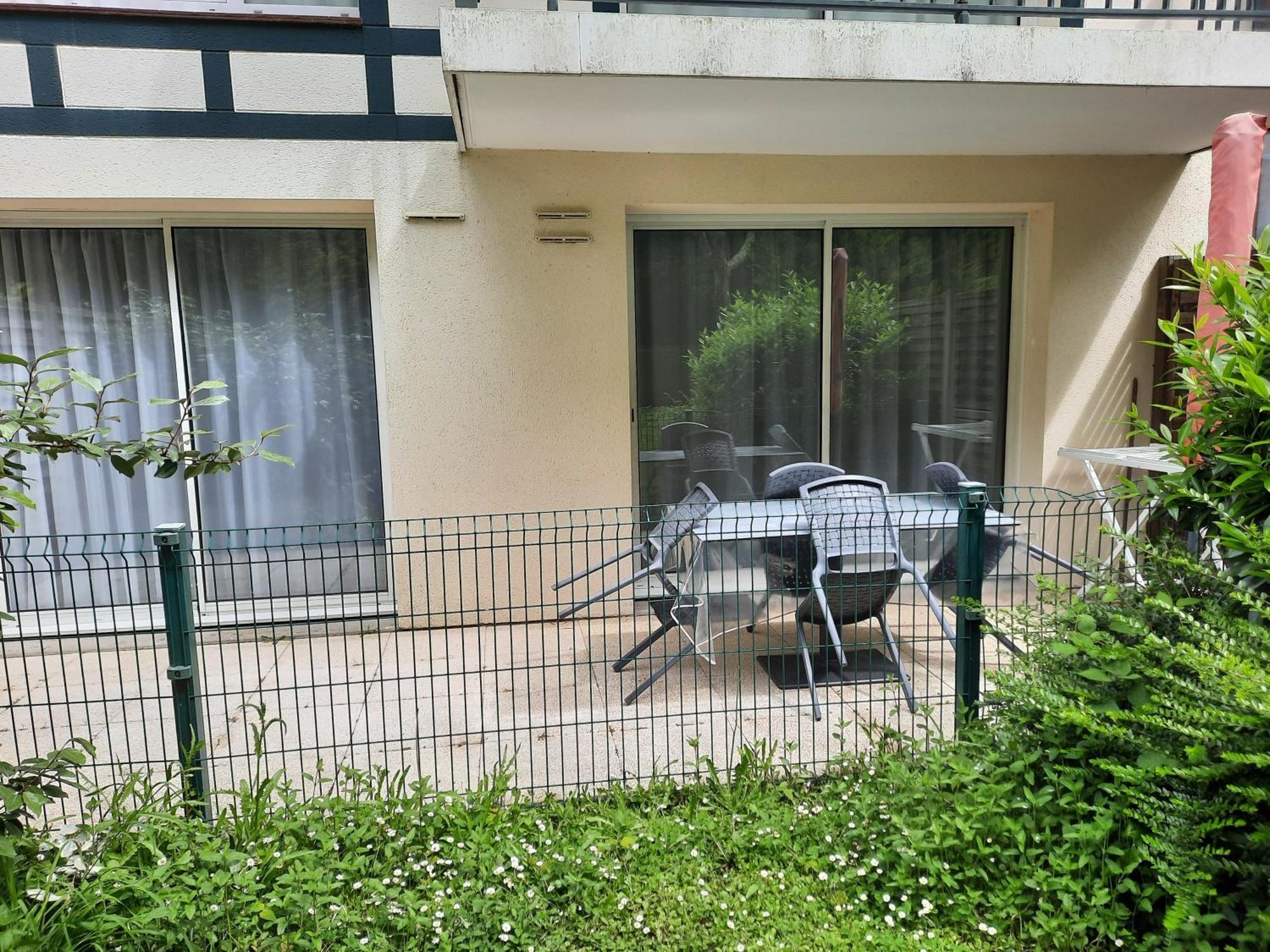 Appartement Ab Du Parc Нёфшатель-Ардло Экстерьер фото
